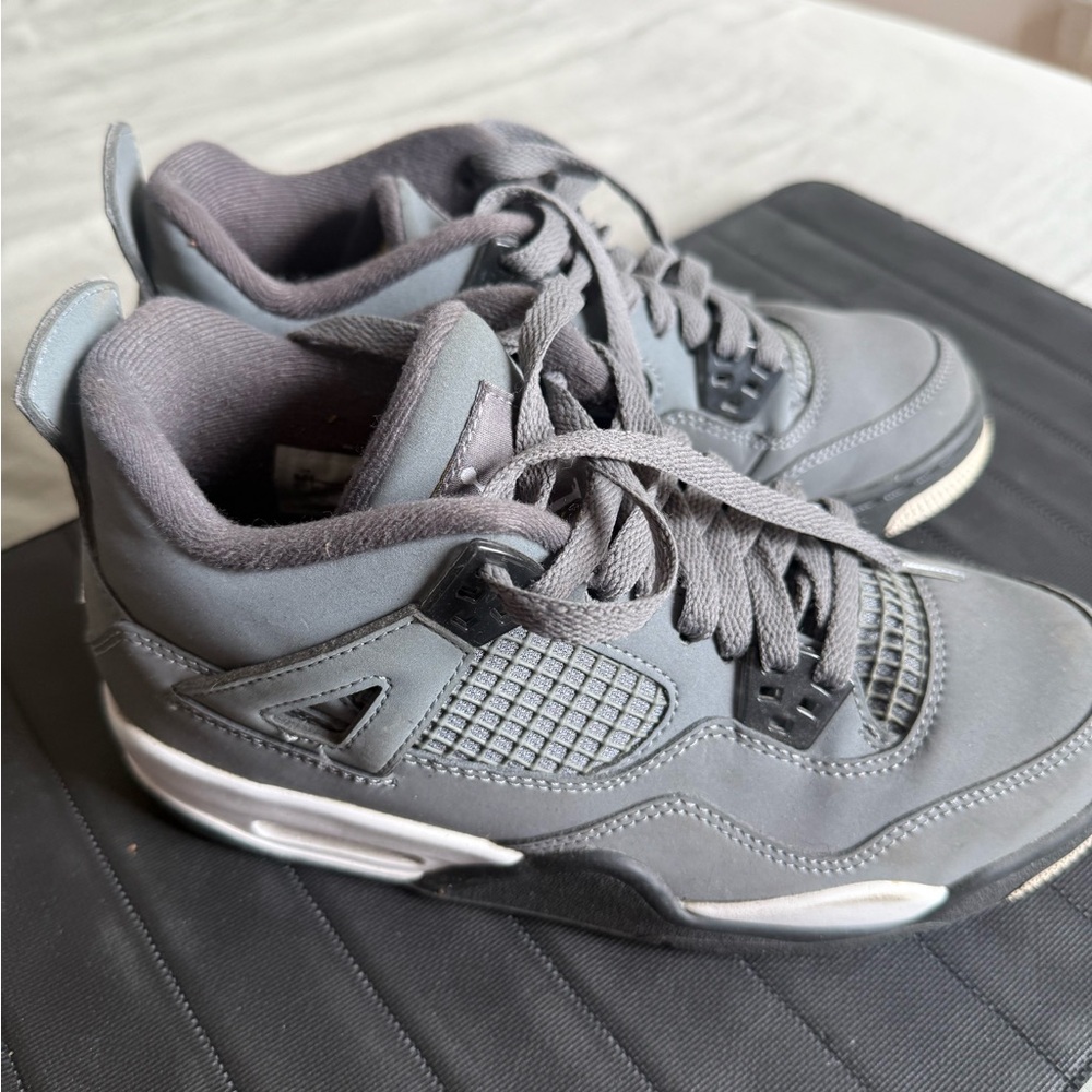 Jordan 4 retro